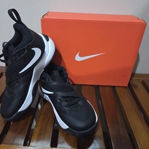 Nike Black Team Hustle D 11 Little Boy's Kids  Athletic Sneakers Size 11c